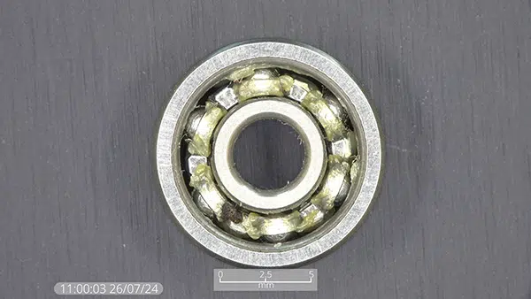 bearing-close-up-600×338 Um rolamento sob ampliação